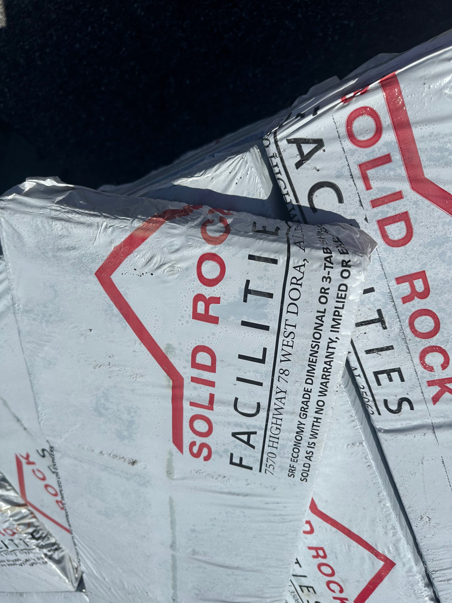 Pack of roofing shingles